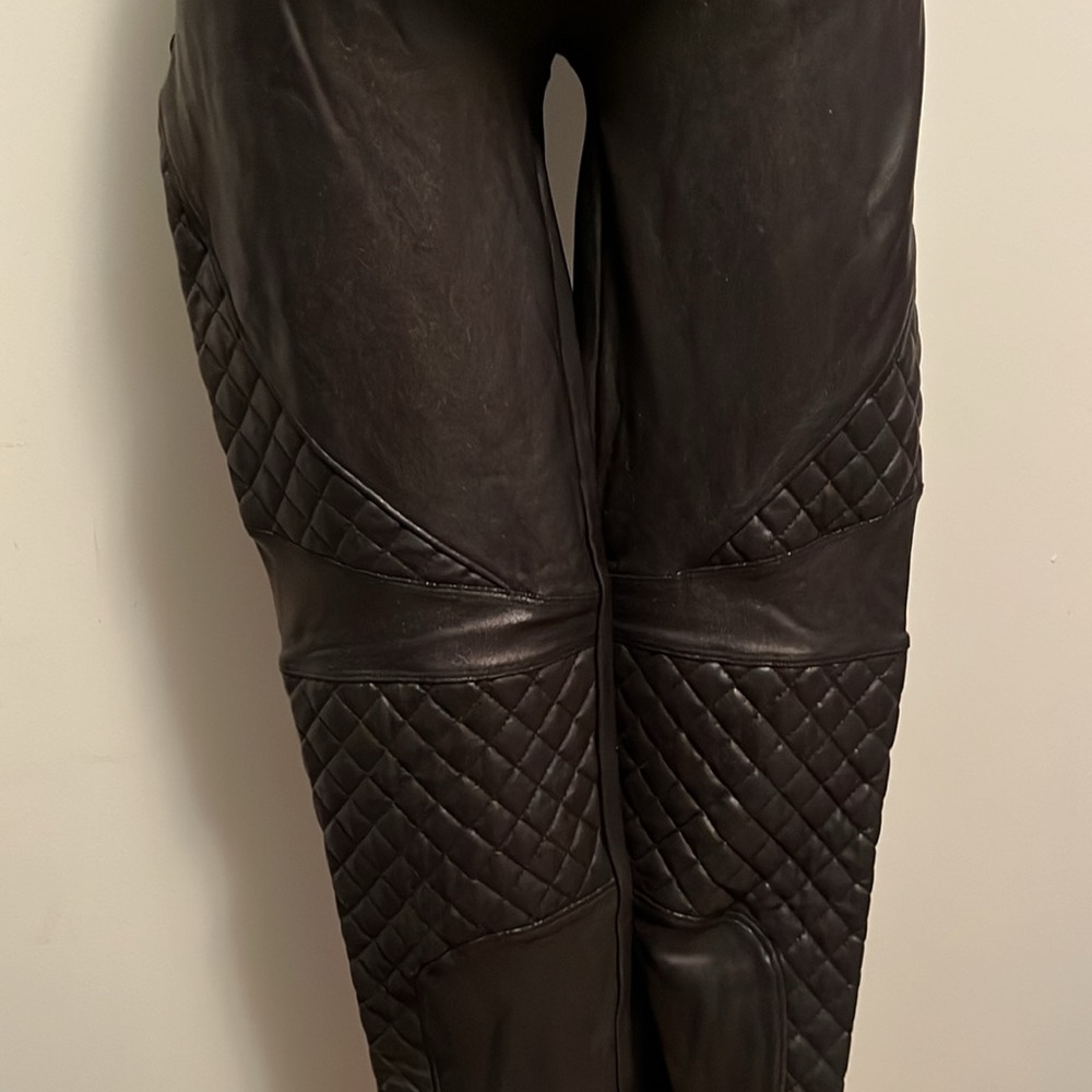 SPANX — DETAILED LEGGING - Picture 2 of 3